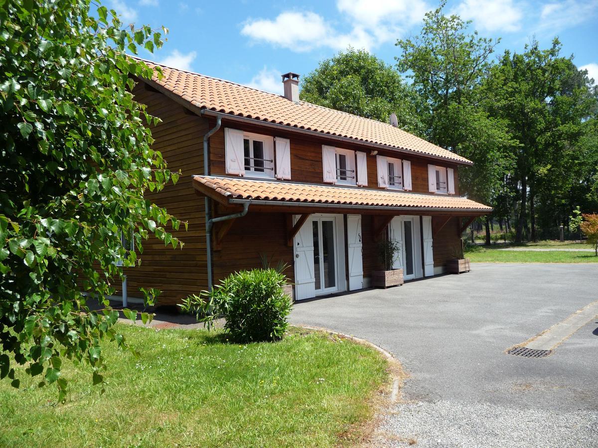 Bed and Breakfast La Grange du Born à Sainte-Eulalie-en-Born Extérieur photo